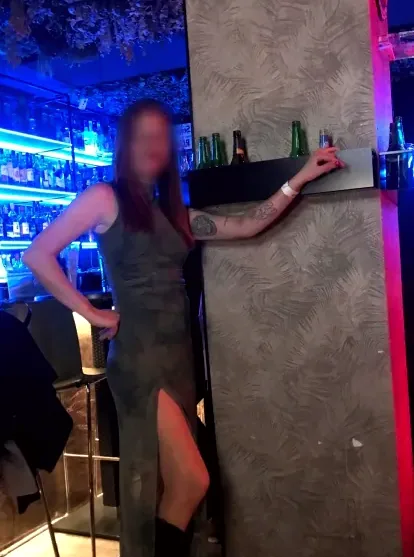Amina, 40