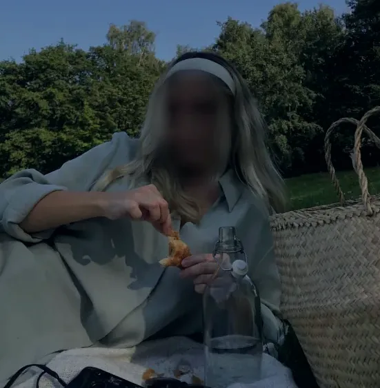 Anne, 19
