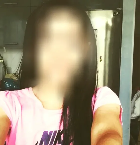 Ella, 33