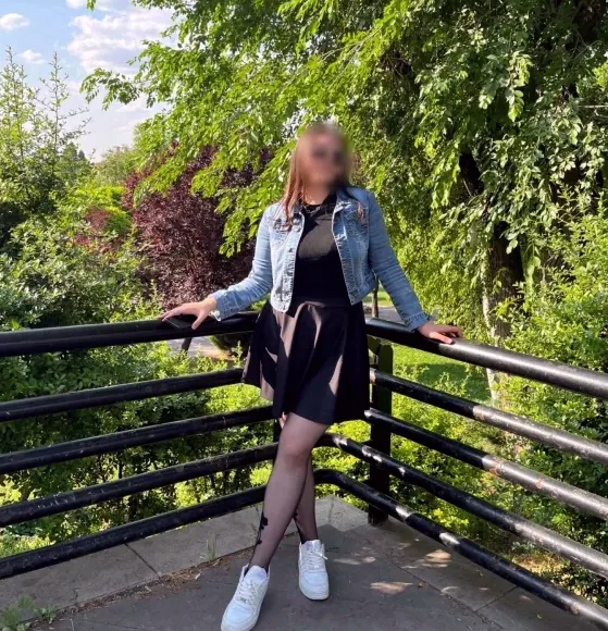 Emilie, 21