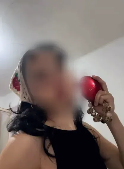 Emina, 21