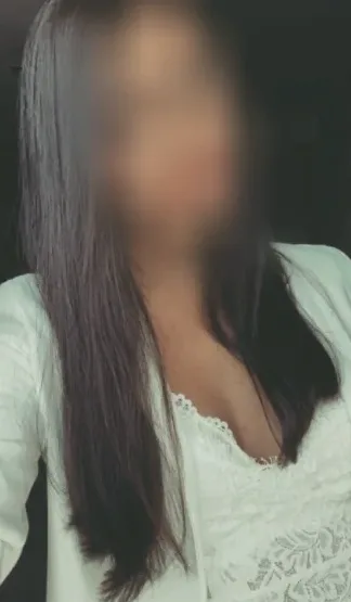 Ivana, 28