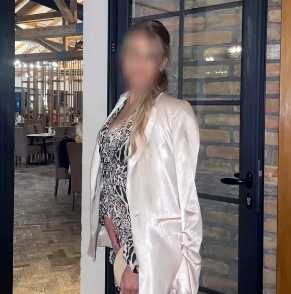 Merve, 25
