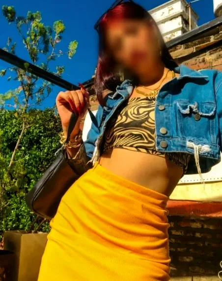 Nora, 21