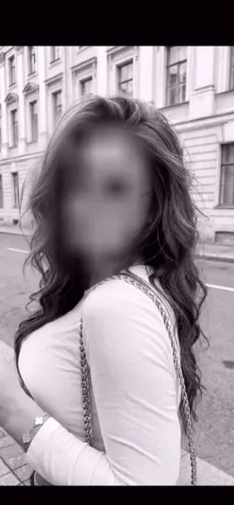 Yasmin, 29